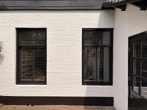 Achterkant woning na buitenschilderwerk in Alphen aan den Rijn